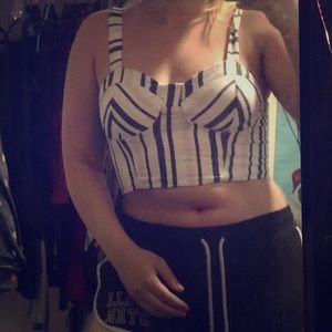 American Eagle crop top
